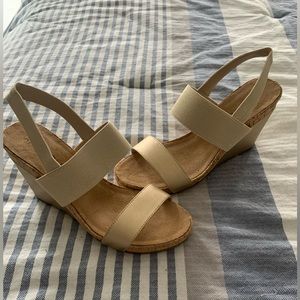 Aerosoles gold wedges